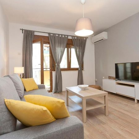 Rr Apartment Пула Екстериор снимка