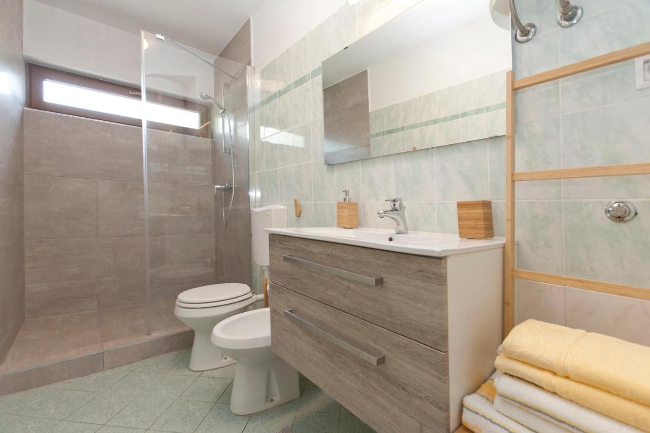 Rr Apartment Пула Екстериор снимка